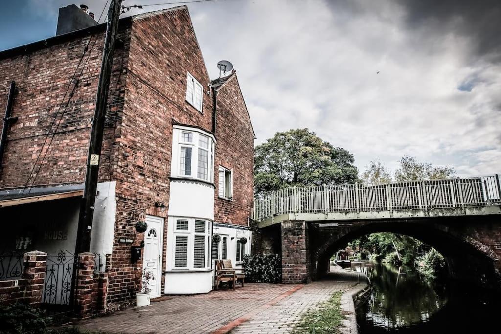 Hidden Gem Canal Facing Retreat With Lovely Walks Hopwas Exterior foto