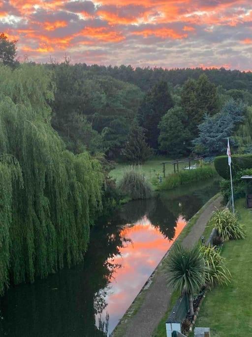Hidden Gem Canal Facing Retreat With Lovely Walks Hopwas Exterior foto